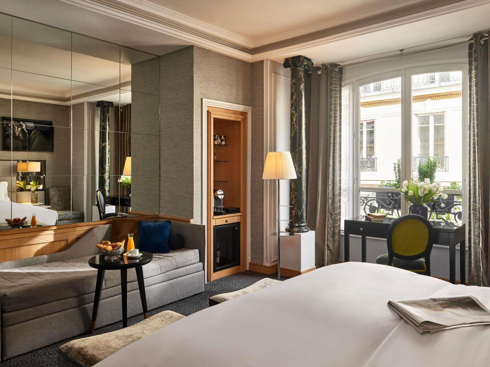 Junior Suite with Two Single Beds